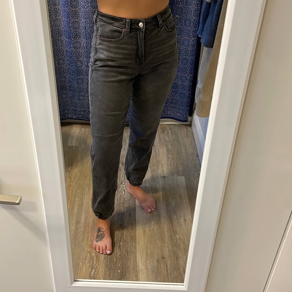 NWOT AE Mom Joggers